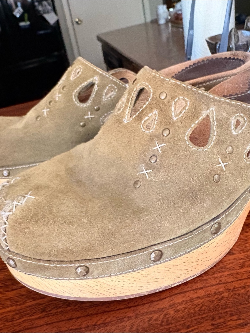 • Indigo by Clarks Suede Wooden
Clogs Boho Y2K 9M - Picture 4 of 9